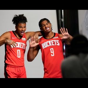 Meet your Posher, Lewi